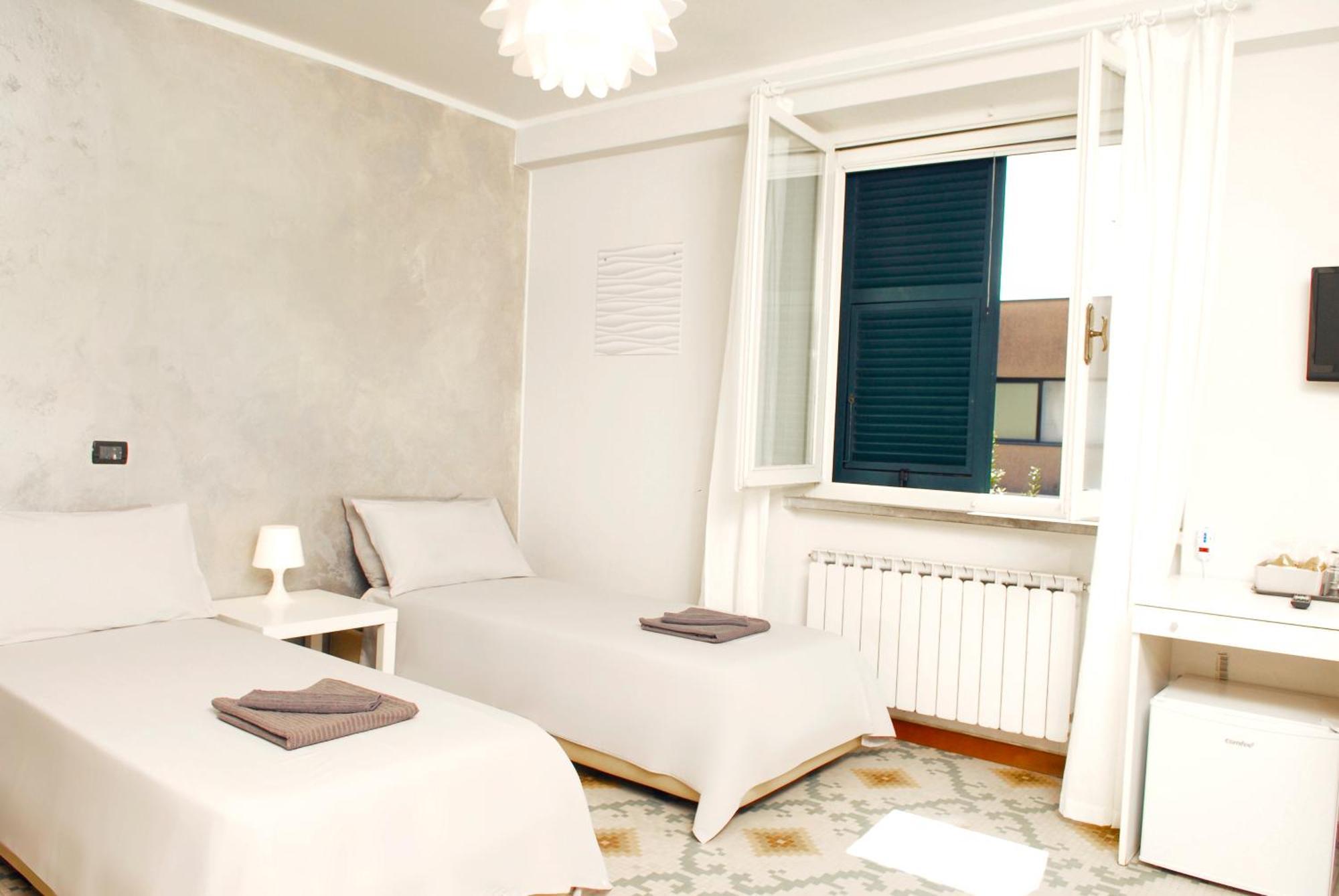 Vara Motel Self Check In Ceparana 外观 照片